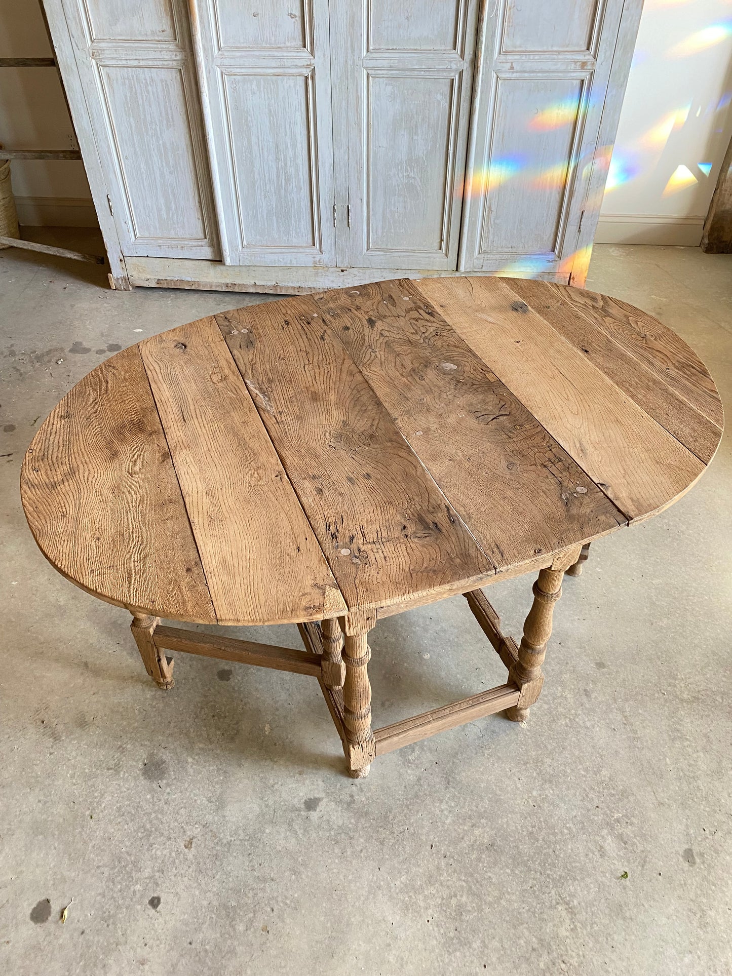 French Drop Leaf Round Table