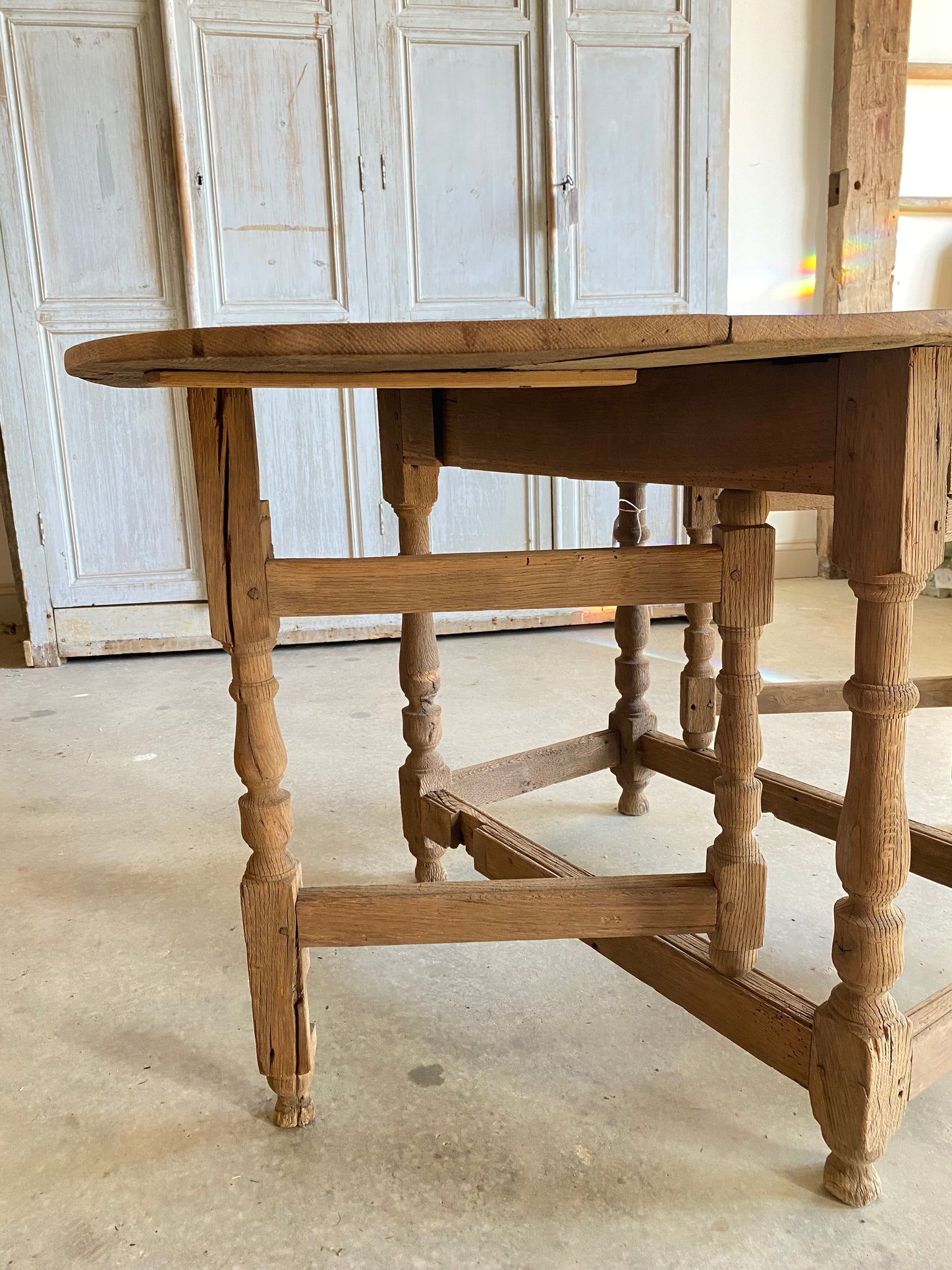 French Drop Leaf Round Table