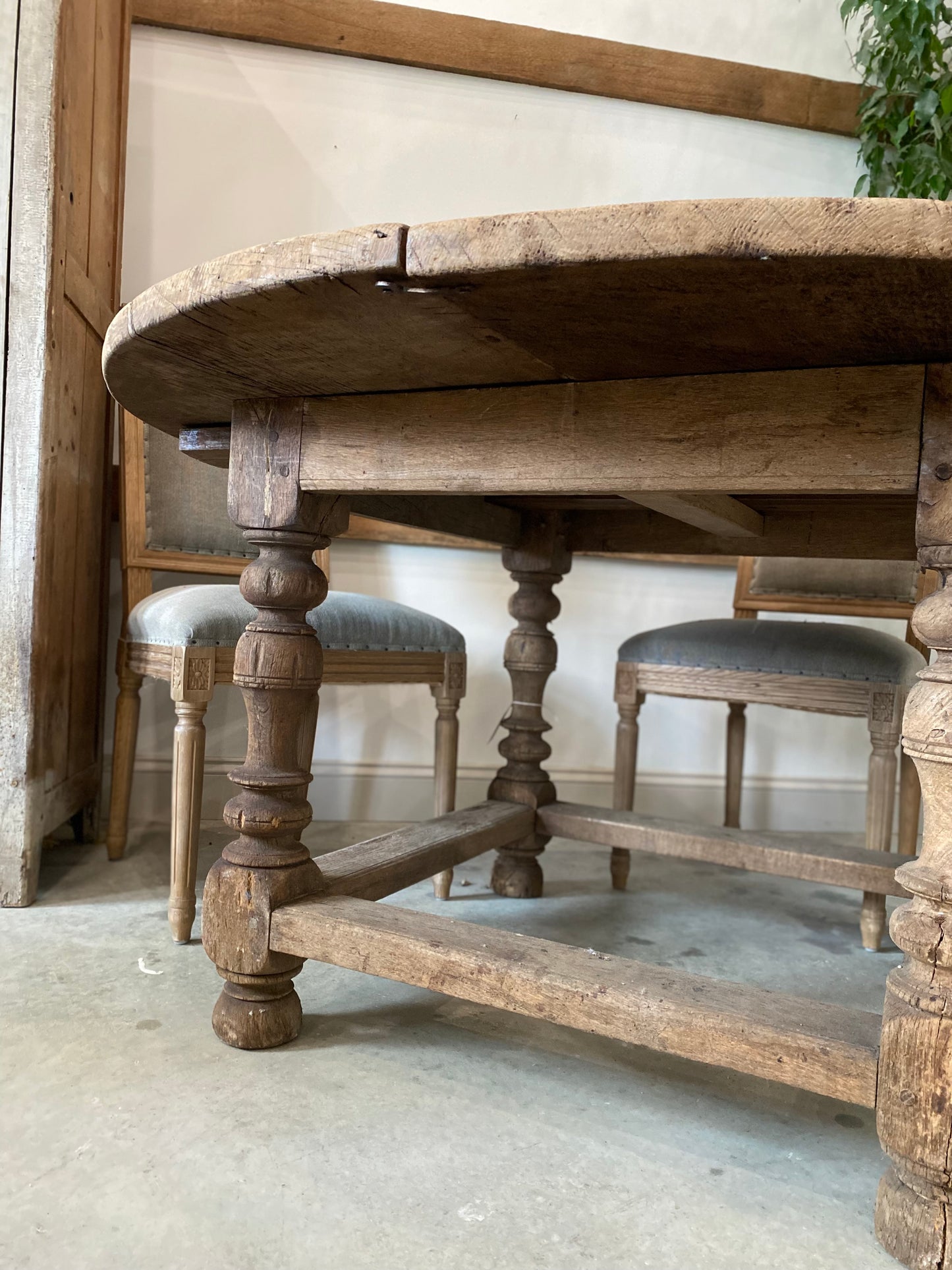 French 18th Century Pegged Round Table