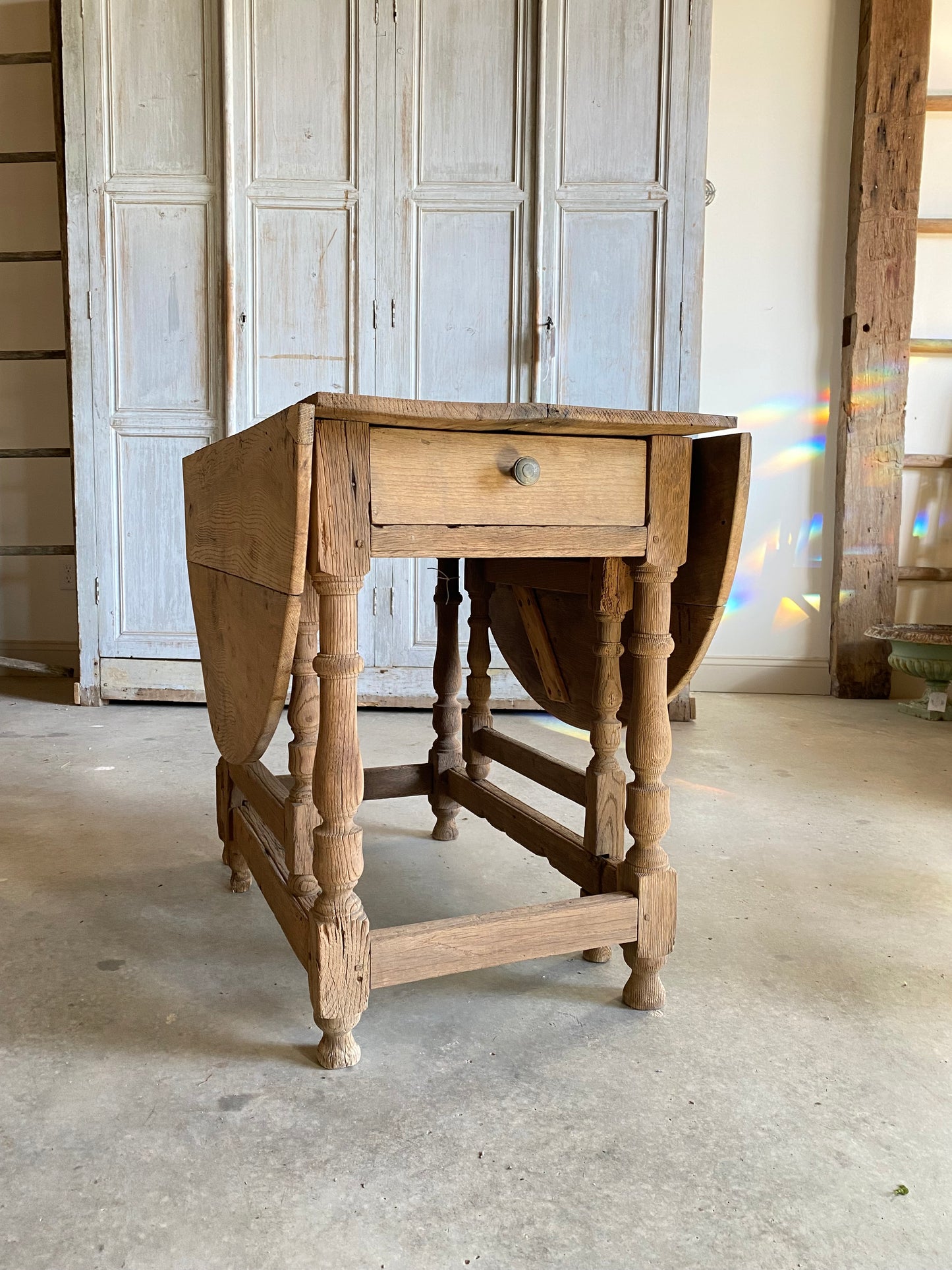 French Drop Leaf Round Table