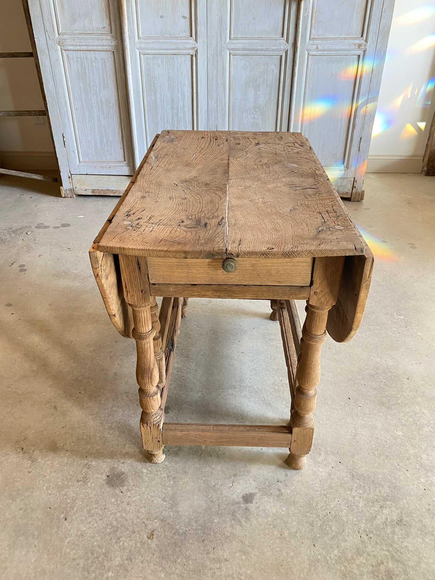 French Drop Leaf Round Table