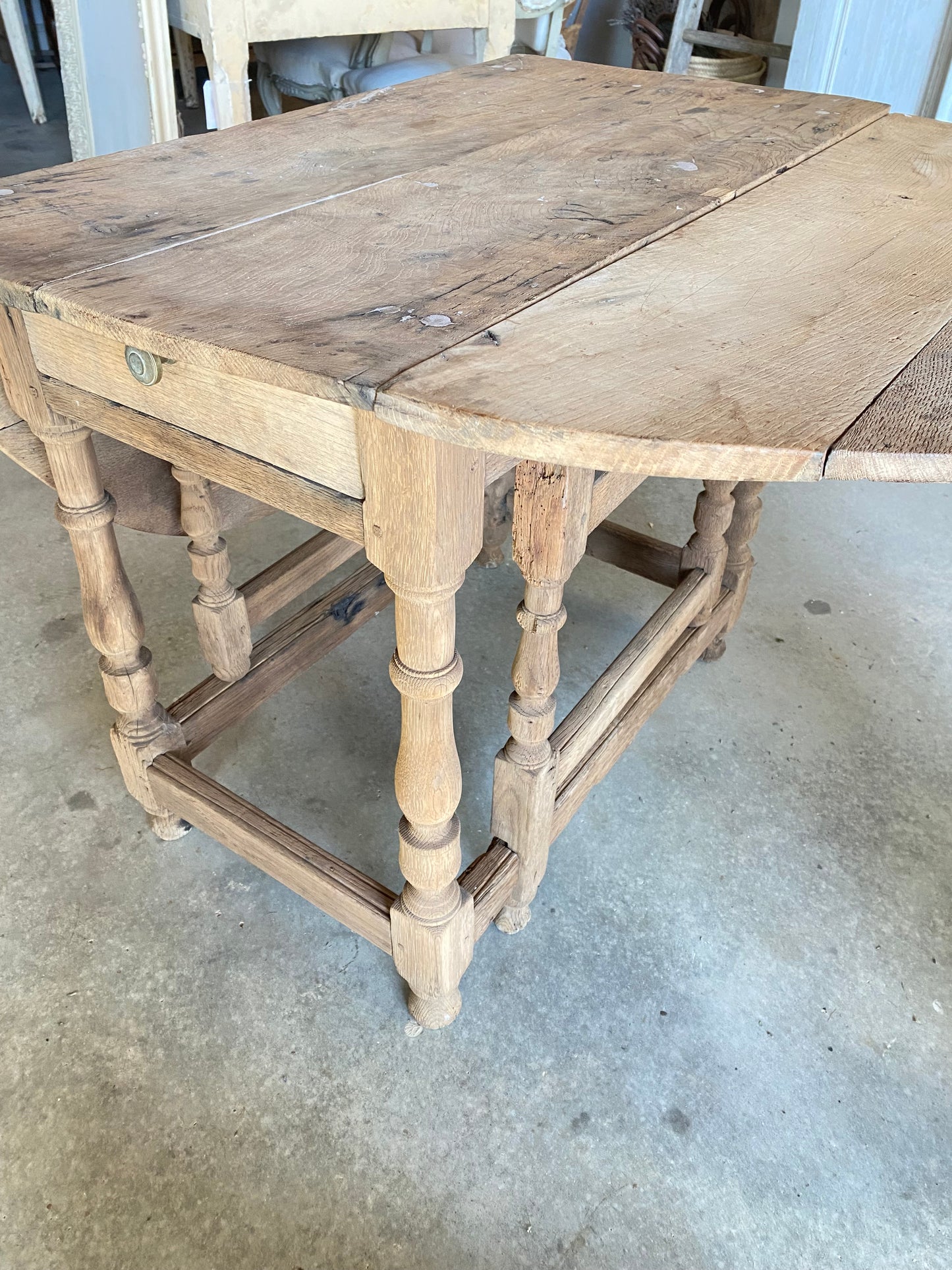 French Drop Leaf Round Table