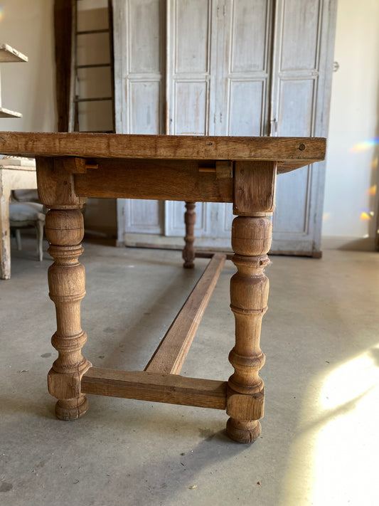French Pegged Oak Spindled Table