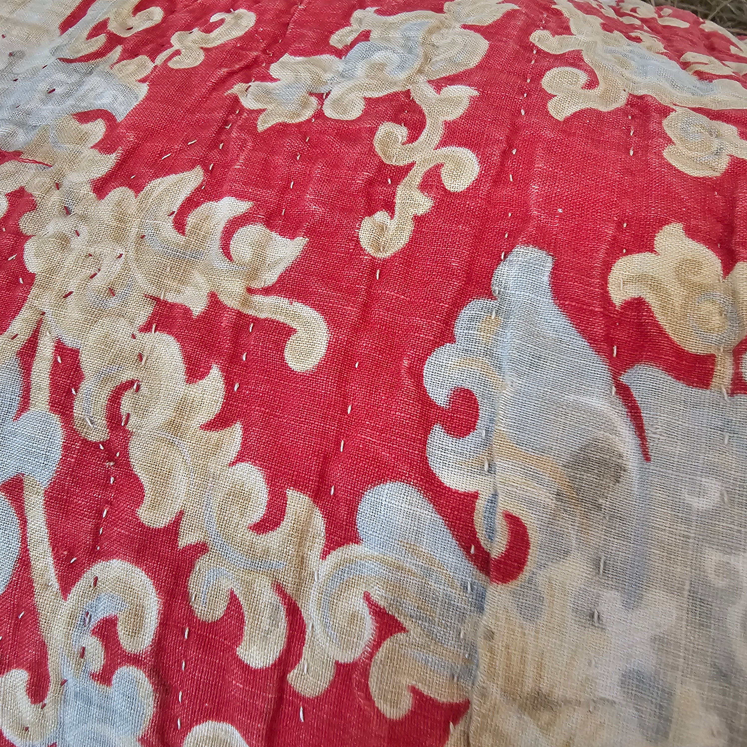 Red Floral Pattern French Quilt